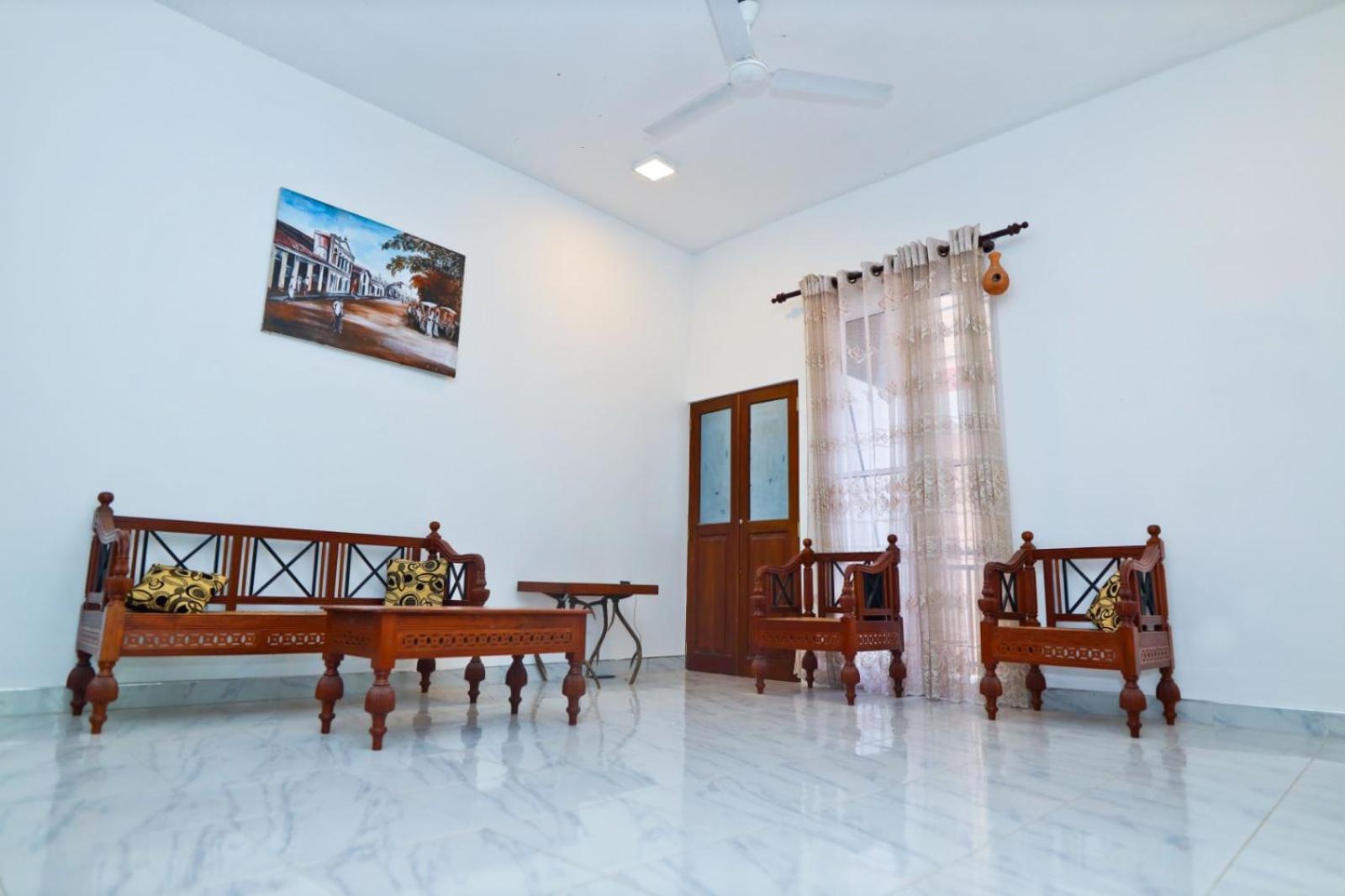 אנוראדפורה Thinaya Lake Resort מראה חיצוני תמונה