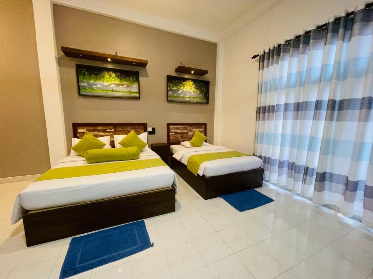 אנוראדפורה Thinaya Lake Resort מראה חיצוני תמונה